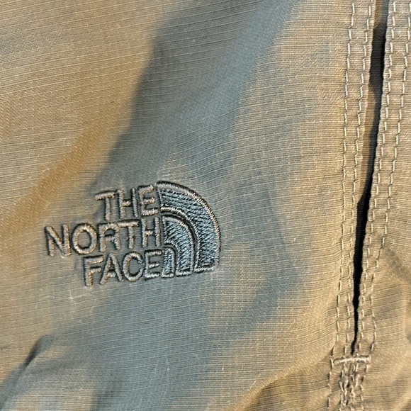 The North Face Army Green Lightweight Cargo Hiking Short, size Small - Picture 3 of 9